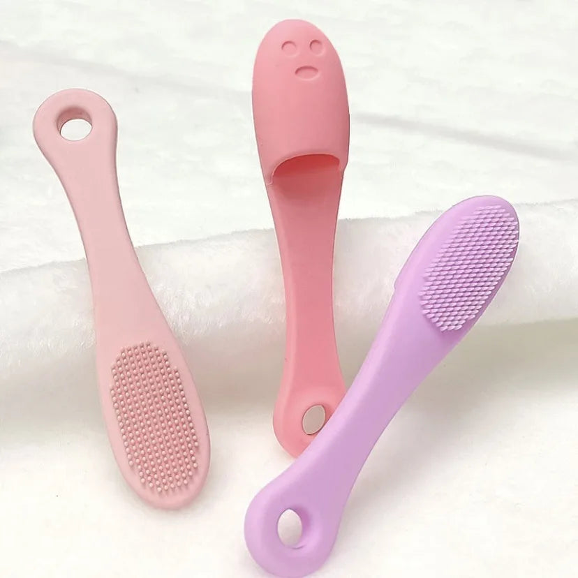 Soft Finger Toothbrush for Dogs & Cats – Tear Stain & Eye Cleaning Tool